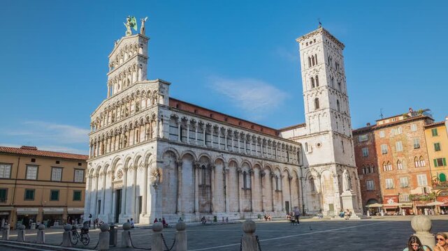 Time lapse della Chiesa di San Michele in Foro, Lucca, Toscana, Italia
