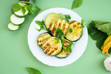 Delicious crispy grilled zucchini without meat