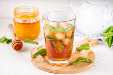 Mint and honey iced tea drink