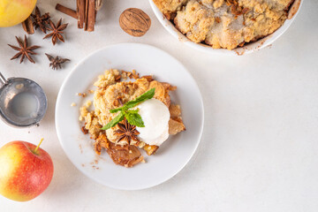  Apple Crumble Dessert, crisp cobbler with Ice Cream