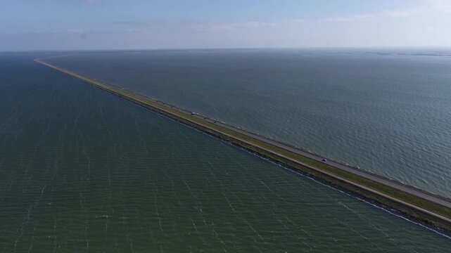 markerwaarddijk, Houtribdijk, dijk Enkhuizen Lelystad. Storm surge barrier. Dam, between IJsselmeer and Markermeer