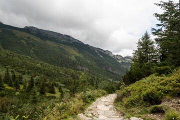 Hala Kondratowa i widok na masyw Giewontu