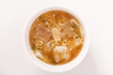 カップラーメン　喜多方ラーメン　ワンタンメン