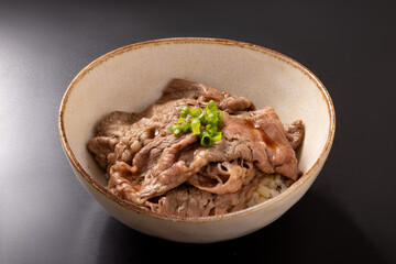 すき焼き丼