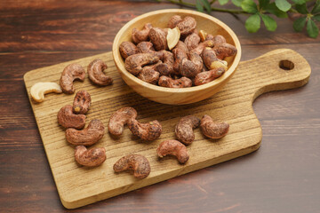 皮つきカシューナッツ