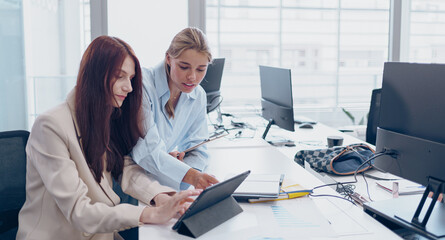 Engaging in Collaborative Office Work Enhanced by Innovative Technology and Tools