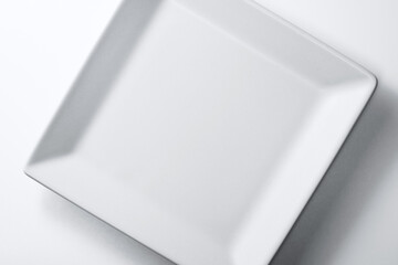 四角い白い皿のイメージ