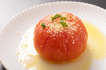 冷やしトマト（湯剥き　オリーブオイル　粉チーズ）