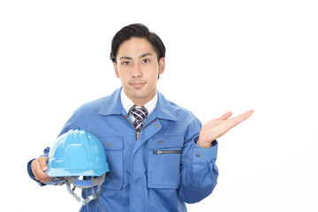 作業服を着た男性