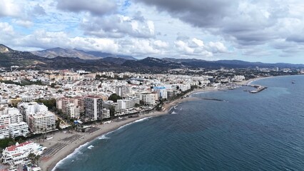 Obraz premium Survol de la plage de Fuengirola en Andalousie
