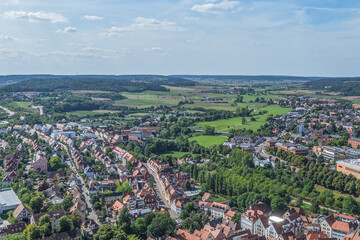 Obraz premium Ausblick auf die mittelfränkische Bezirkshauptstadt Ansbach an der fränkischen Rezat