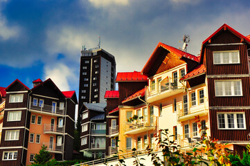 Pec pod Sněžkou - zabytkowa architektura górskiego kurortu.