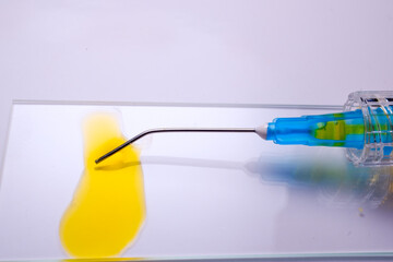 A Riboflavin Drop for Collagen Cross-linking on a Glass Slides