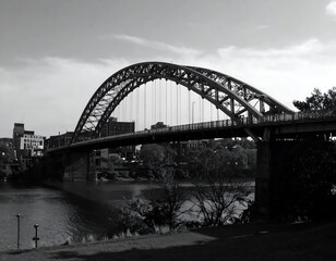 Obraz premium Black and white city bridge