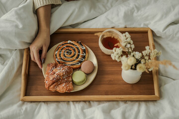 breakfast in the bed