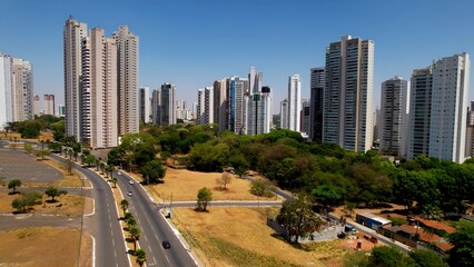 Fototapeta premium Goiania Skyline In Goiania Goias Brazil. Bird Eye View Of Stunning Iconic Recreational Park Of The City. Business Sky Background Downtown Cityscape. Outdoor Downtown Panning Wide. Goiania Goias.