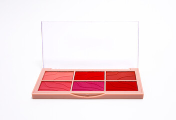 Six-shade blush palette with warm and cool tones for a natural, radiant finish. Perfect for all skin types.