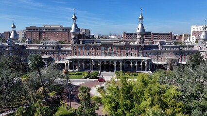 Fototapeta premium Henry Plant Museum In Tampa Florida United States. Aerial View Of A Bustling City With High-Rise Buildings And Traffic. Business Clouds Sky Downtown Cityscape. Backgrounds Panoramic. Tampa Florida.