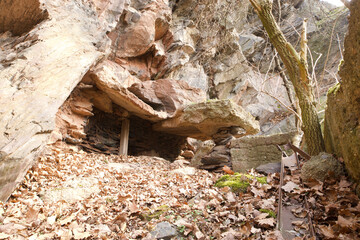 Steinhöhle im Berg - eine Reise durch das schöne Thüringen Denkmal Bauwerke Natur Landschaft Tiere und vieles mehr- Europa Thüringen
Gera, Tag, Frühling Sommer Herbst Winter 