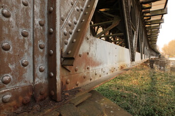 Eisenbahn Brücke Detail Nieten Rost Farbe um 1890 in  Thüringen Denkmal Bauwerke Natur Landschaft Tiere und vieles mehr- Europa Thüringen
Gera, Tag, Frühling Sommer Herbst Winter 