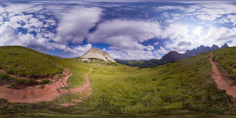 Hiking near Cima Costazza and Baita Segantini - Italy - 360 degree landscape