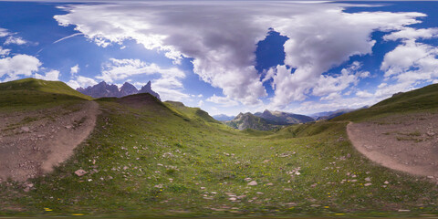 Hiking near Cima Costazza and Baita Segantini - Italy - 360 degree landscape