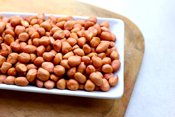 Raw peanuts with red skin