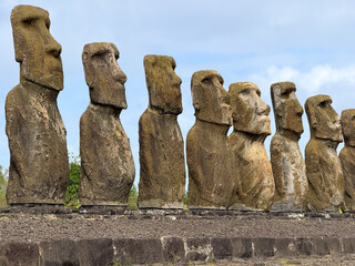 Easter Island (Rapa Nui) enchants with mystical Moai statues, wild Pacific beauty, and ancestral...