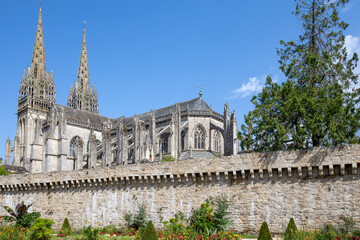 Obraz premium Cathédrale Saint-Corentin à Quimper dans le département du Finistère - Bretagne
