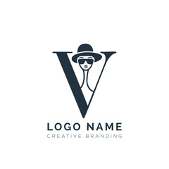 Stylish Monogram Logo Featuring a Fashionable Lady