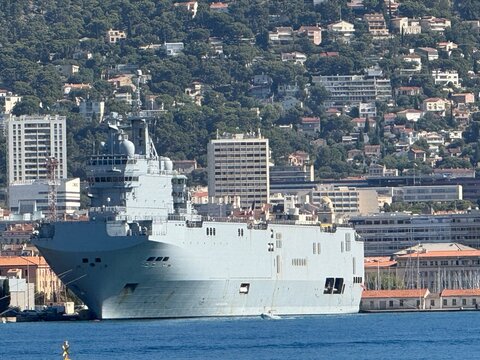 Fr&eacute;gate de la Marine Fran&ccedil;aise