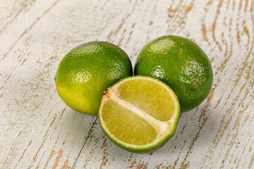 Ripe ggeen juicy lime heap