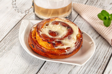 Glazed cinnabon swirl with icing