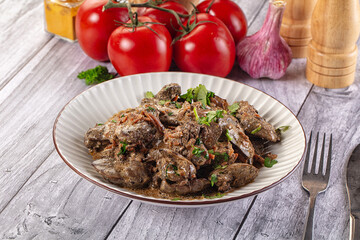 Chicken liver in cream sauce