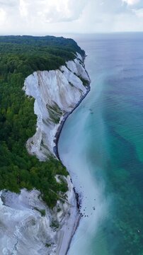 Incroyable paysage sur les falaises de Mons Klint et la mer Baltique au Danemark proche de Copenhague 
