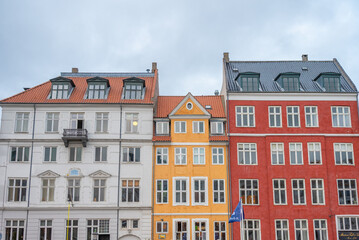 Les maisons colorées sur les rives du canal Nyhavn, au cœur de la ville de Copenhague au Danemark