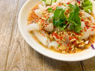 Steamed squid with lemon