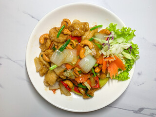 Stir-fried Chicken with Cashew Nuts