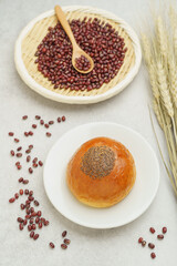 日本の食べ物｜アンパンのイメージ・小豆と麦の穂