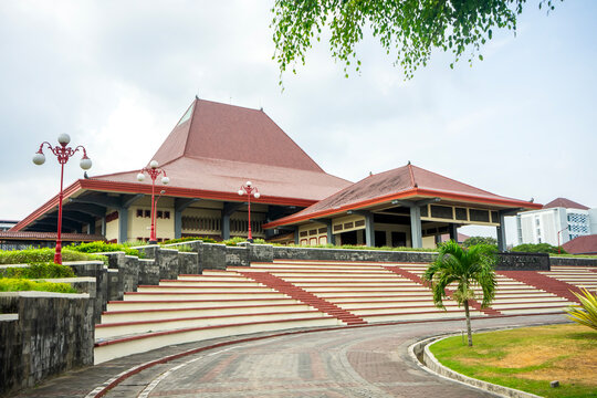 Grha Sabha Pramana building, The auditorium of Gadjah Mada University features traditional Javanese Joglo architecture. UGM is one of the leading universities in Indonesia, located in Yogyakarta.