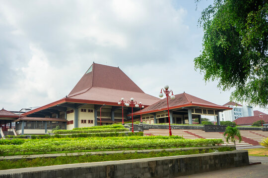 Grha Sabha Pramana building, The auditorium of Gadjah Mada University features traditional Javanese Joglo architecture. UGM is one of the leading universities in Indonesia, located in Yogyakarta.