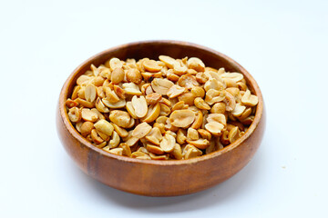 Roasted peanuts for snacking, or used as toppings for various dishes.