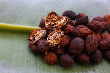 Dried Black Cardamom or Greater Cardamom