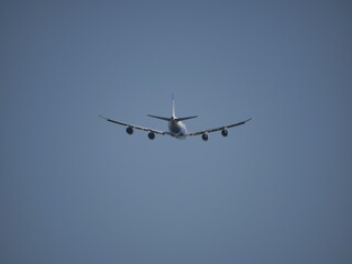 双発機の旅立ち