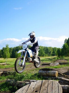 Dirt Bike Jump: Outdoor Motocross Action