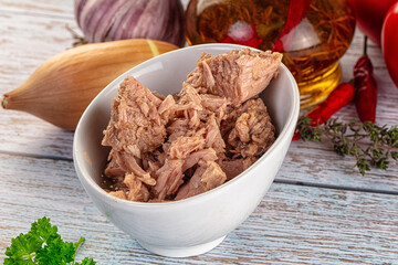 Canned tuna fish in olive oil