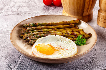 Gourmet breakffast - asparagus with egg