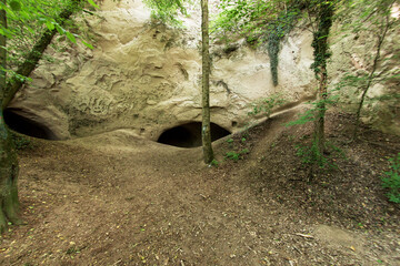 Trasshöhlen bei Burgbrohl in der Eifelregion. Deutschland