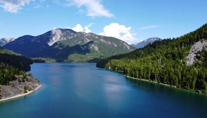 Obraz premium Mountain lake panorama