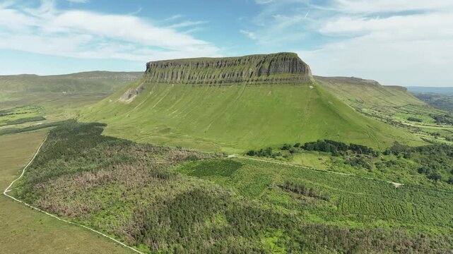 Benbulbin mountain co sligo famous landmark in ireland